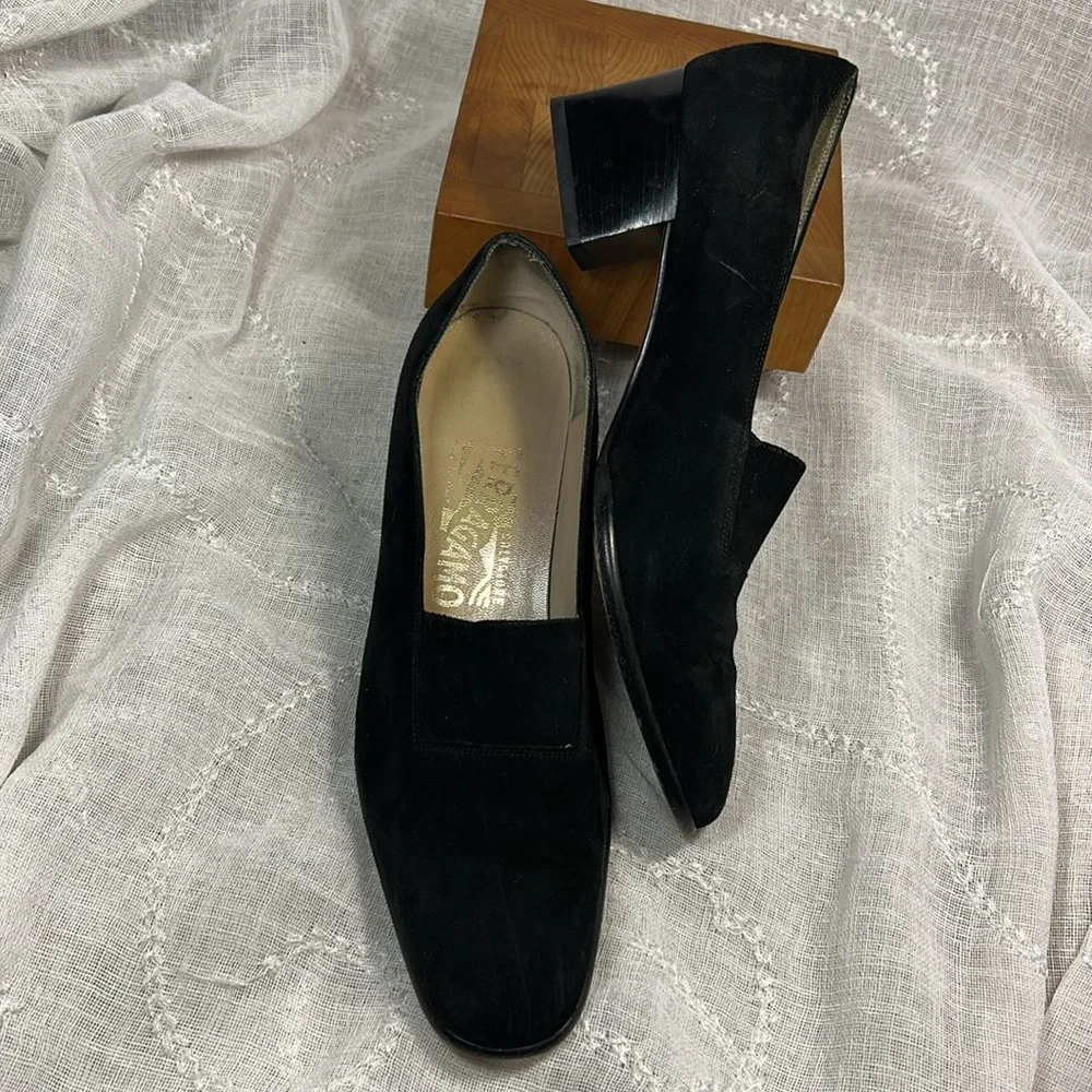 Salvatore Ferragamo suede leather made in Italy heeled shoes stamped sz 7
